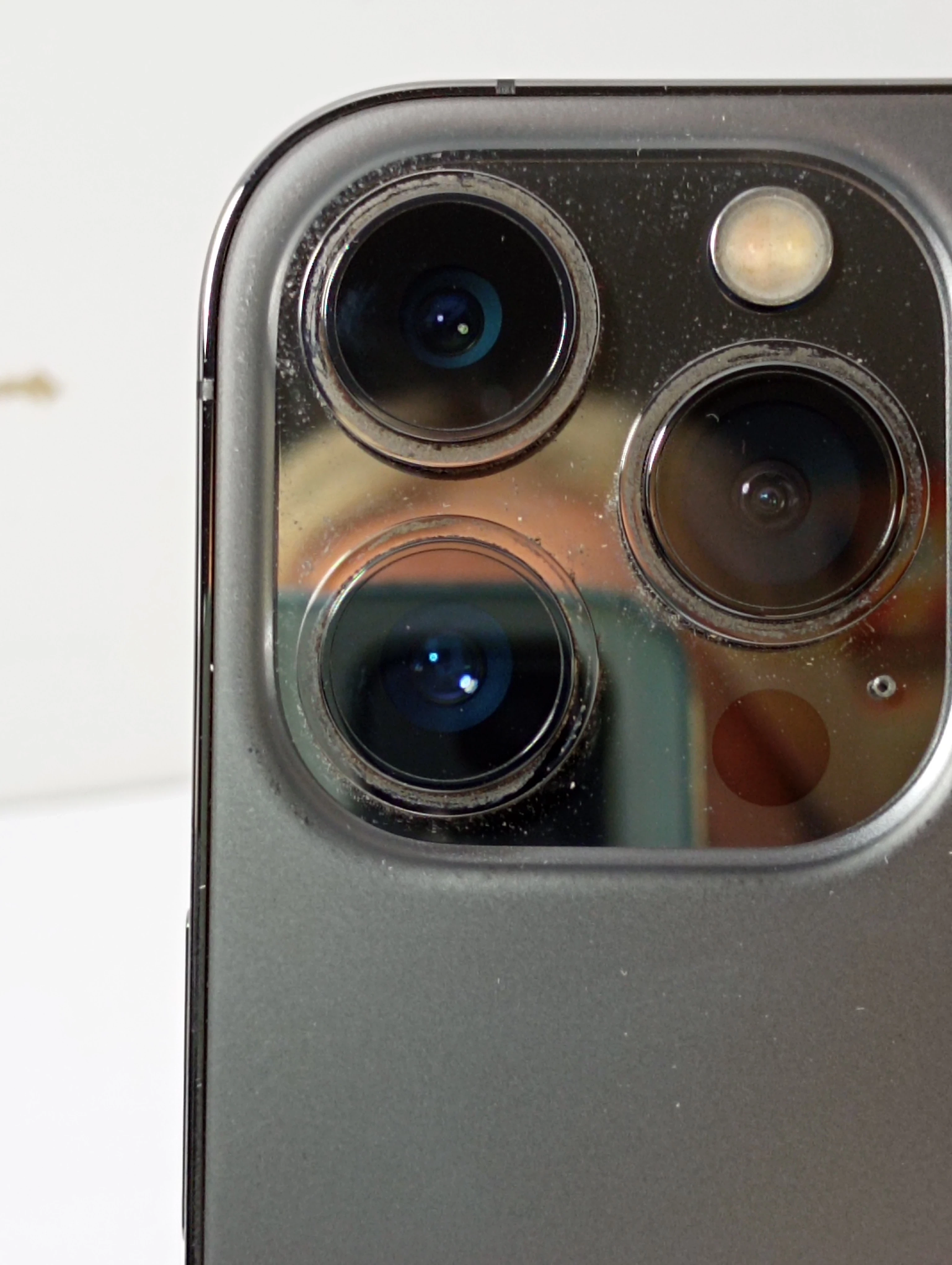 telefon-iphone-13-pro-max-pamiec-ram-6-gb