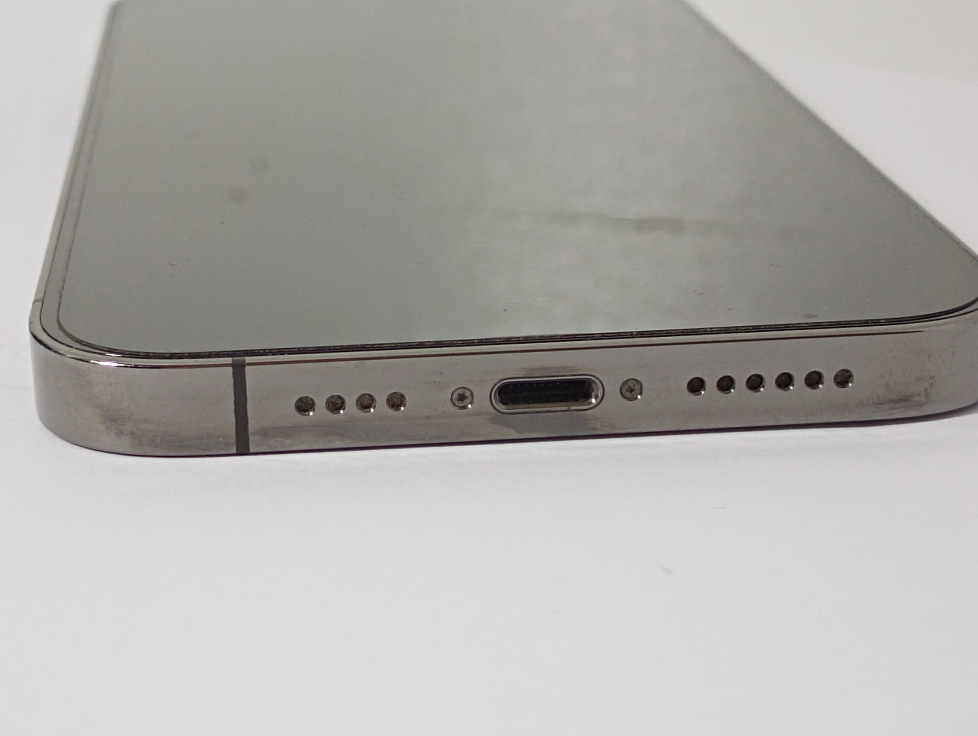 telefon-iphone-13-pro-max-pojemnosc-akumulatora-4352