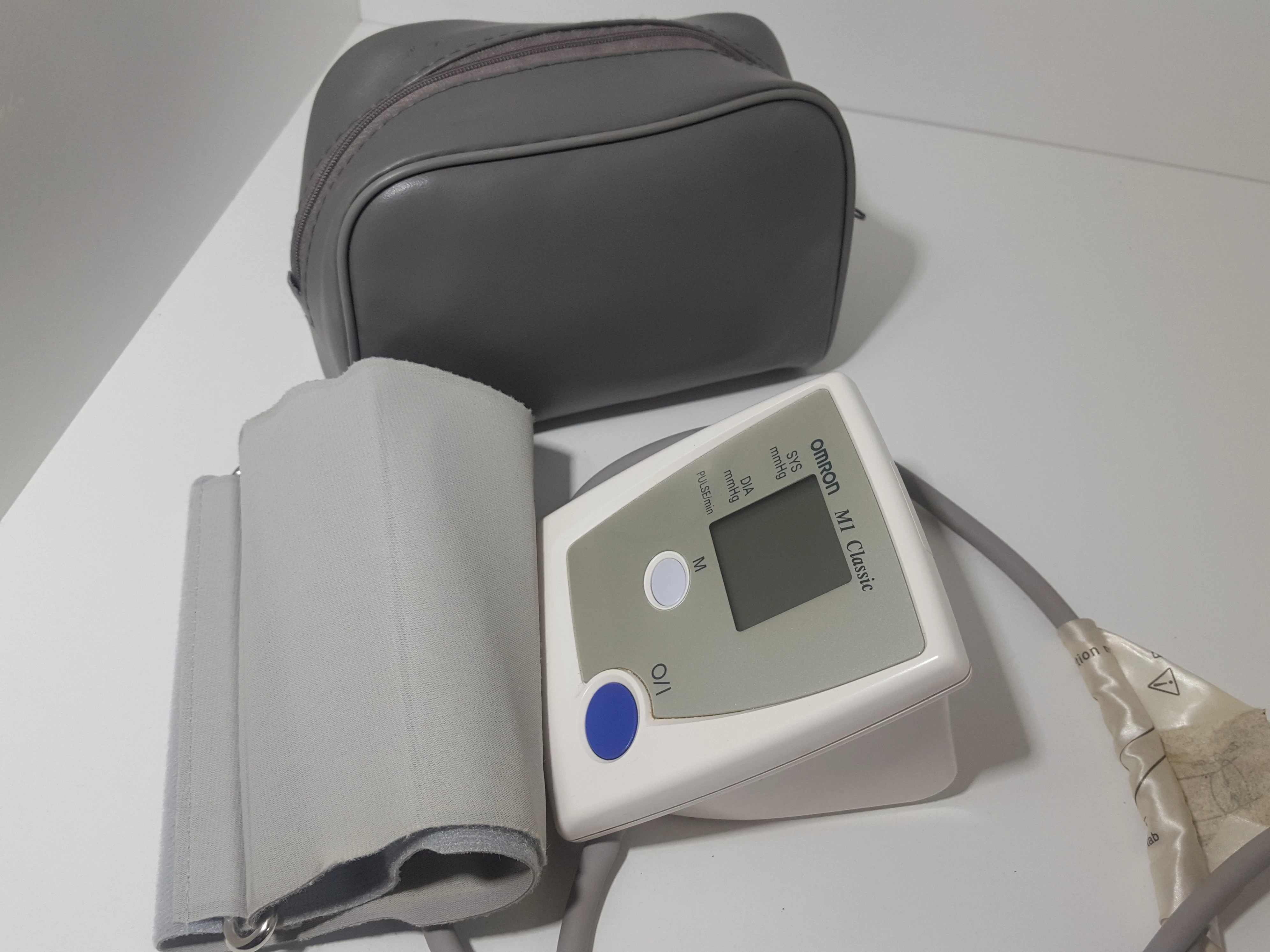 cisnieniomierz-naramienny-omron-m1-classic-etui-rodzaj-209398-239006