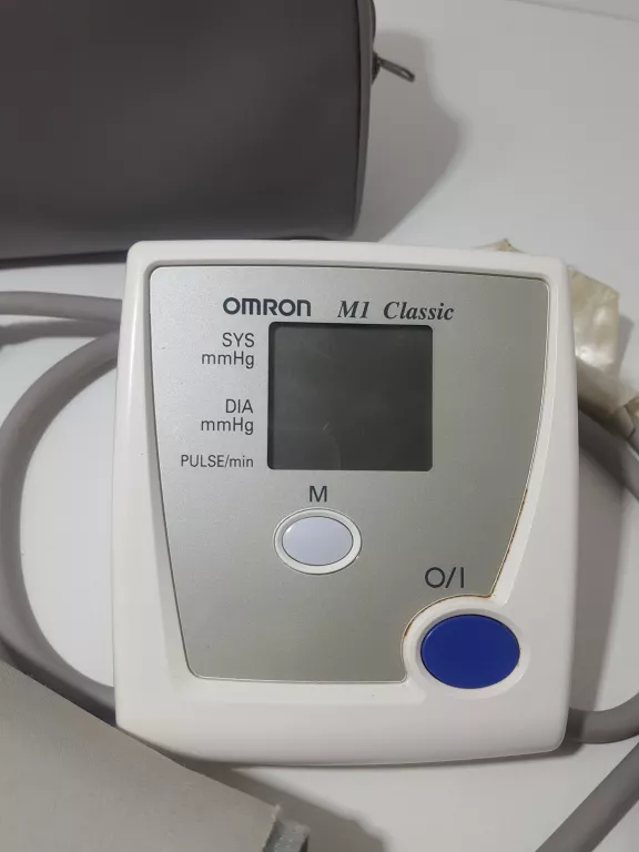 cisnieniomierz-naramienny-omron-m1-classic-etui-ean-gtin-4015672104723