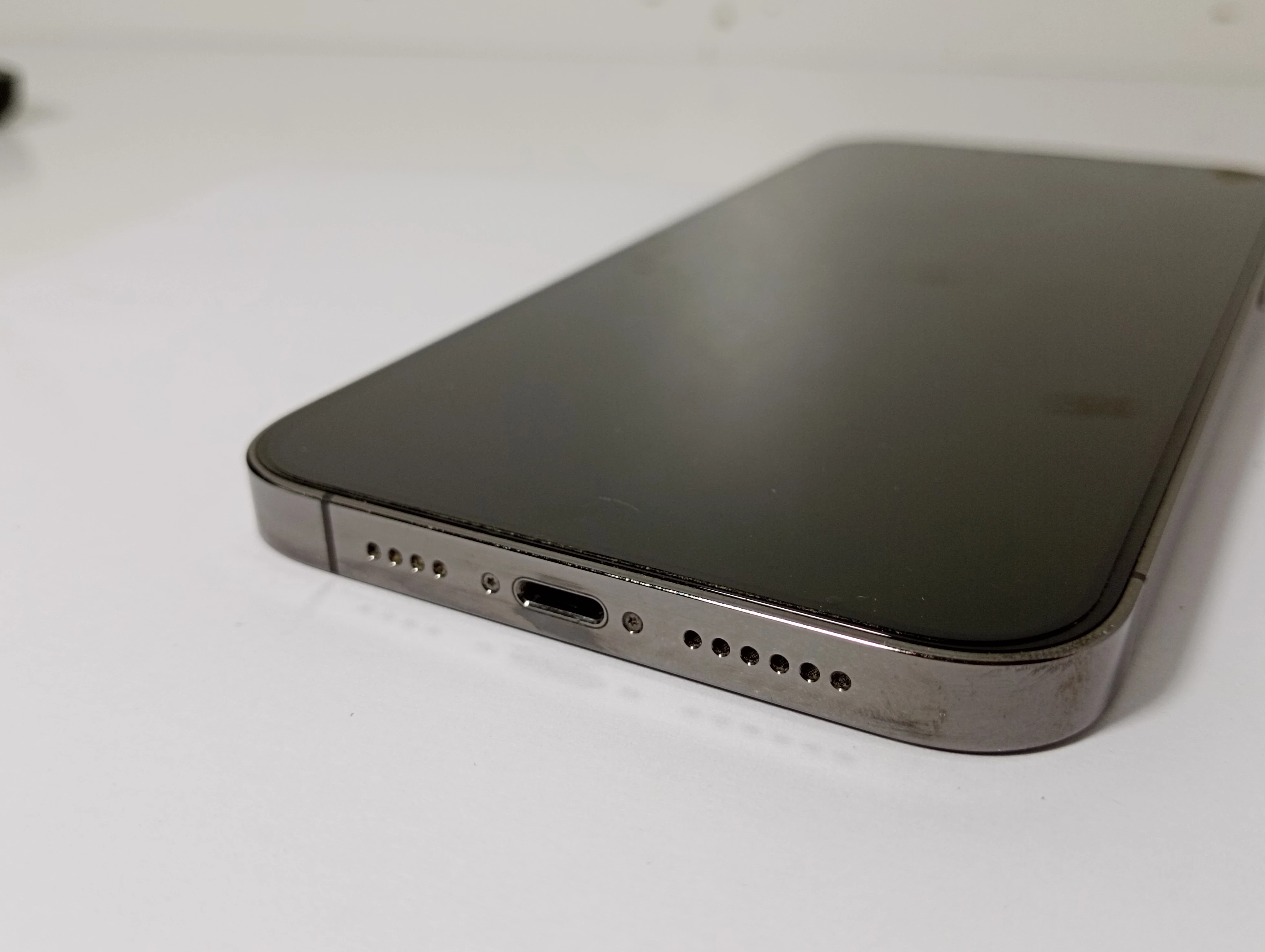 telefon-iphone-13-pro-max-model-telefonu-iphone-13-pro-max