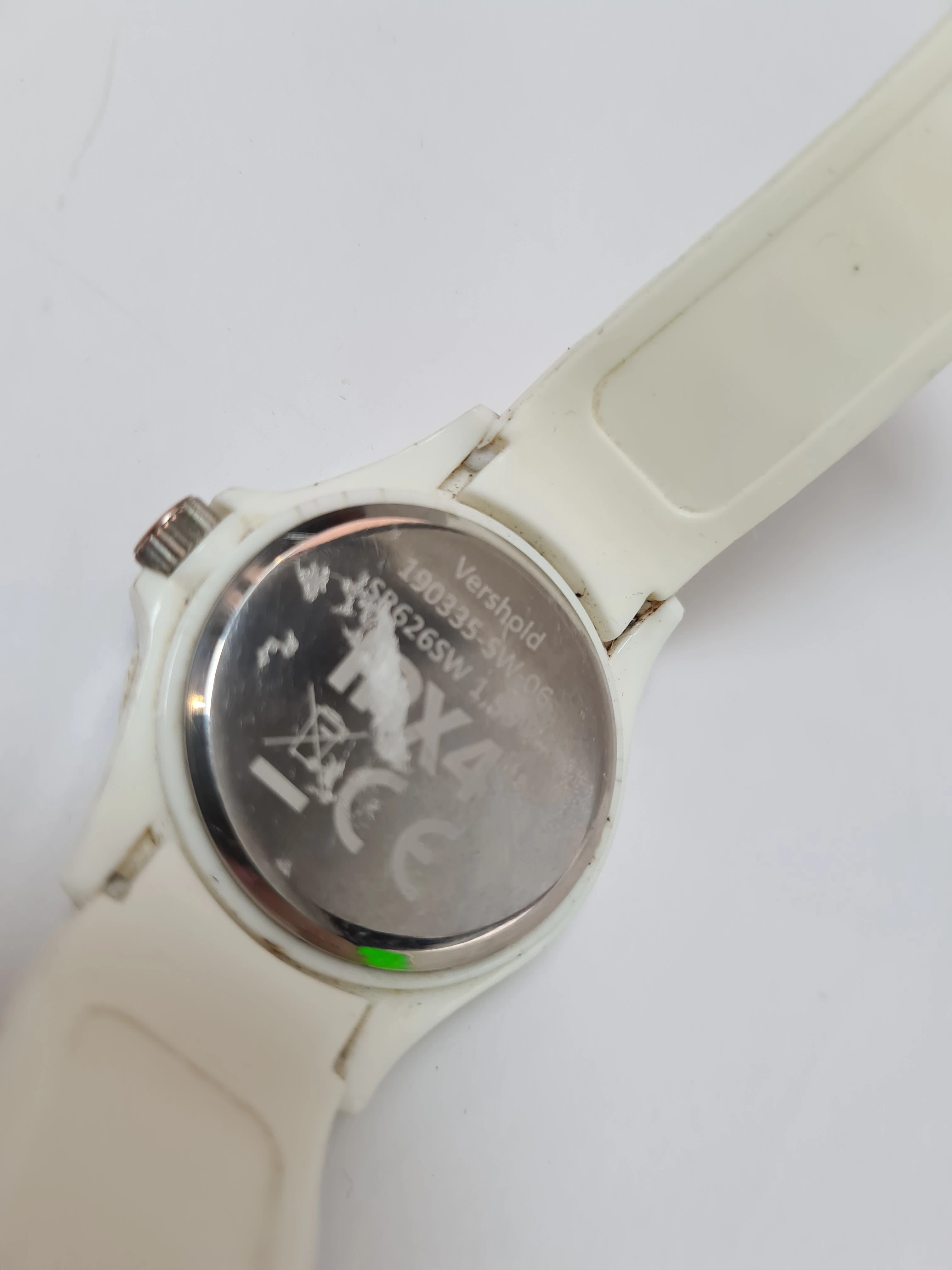 zegarek-omg-mechanizm-kwarcowy