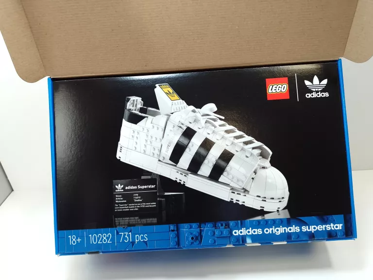 lego-icons-10282-but-adidas-originals-superstar-osiedle-centrum-d1-krakow