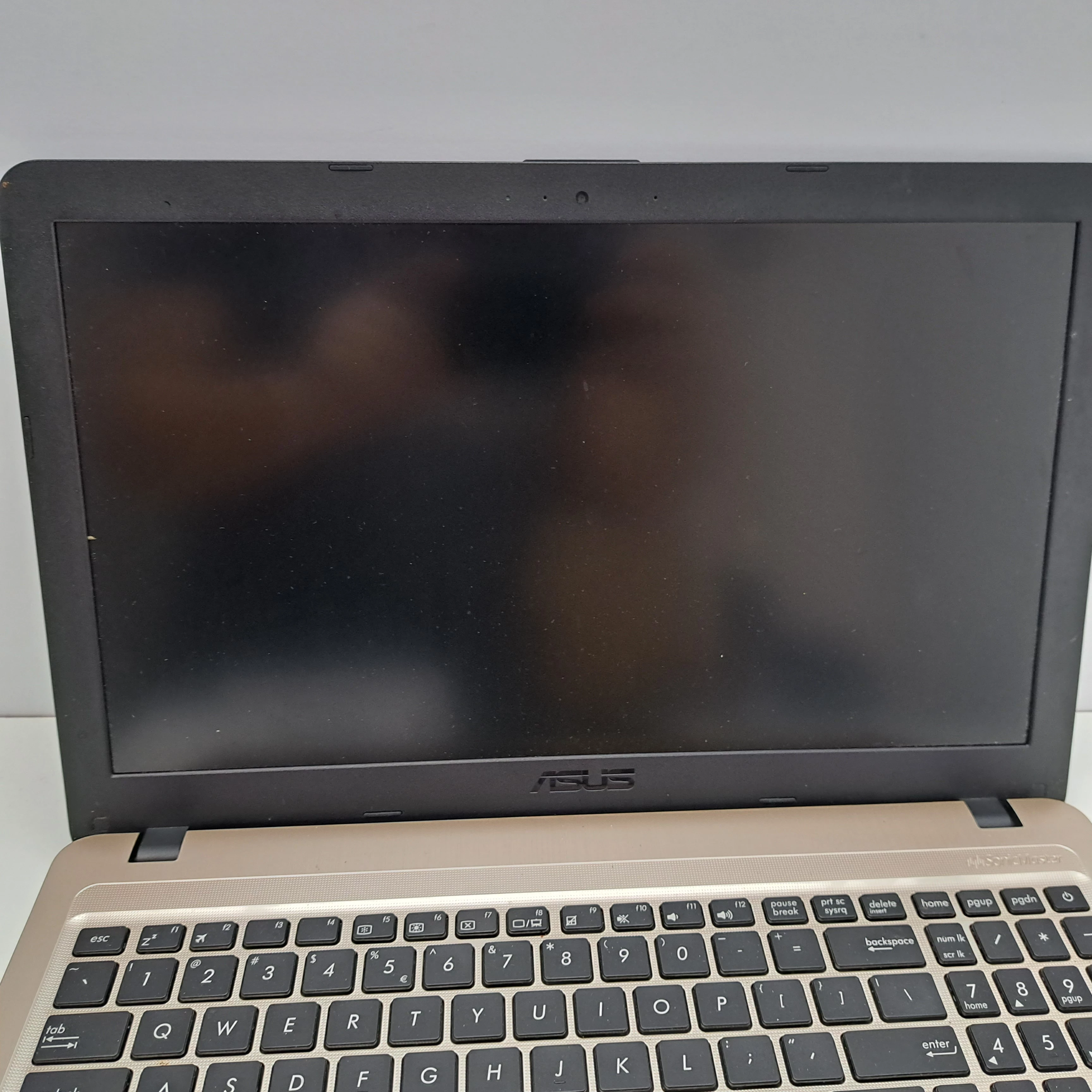 laptop-asus-r540u-przekatna-ekranu-156