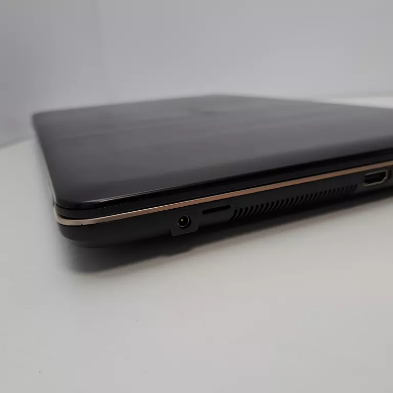 LAPTOP ASUS R540U