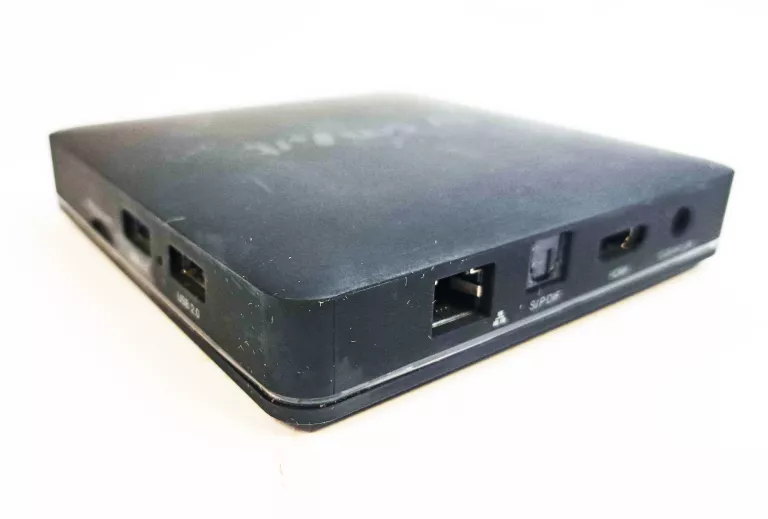 DEKODER TV SMART BOX 4 K DV8519 + PILOCIK