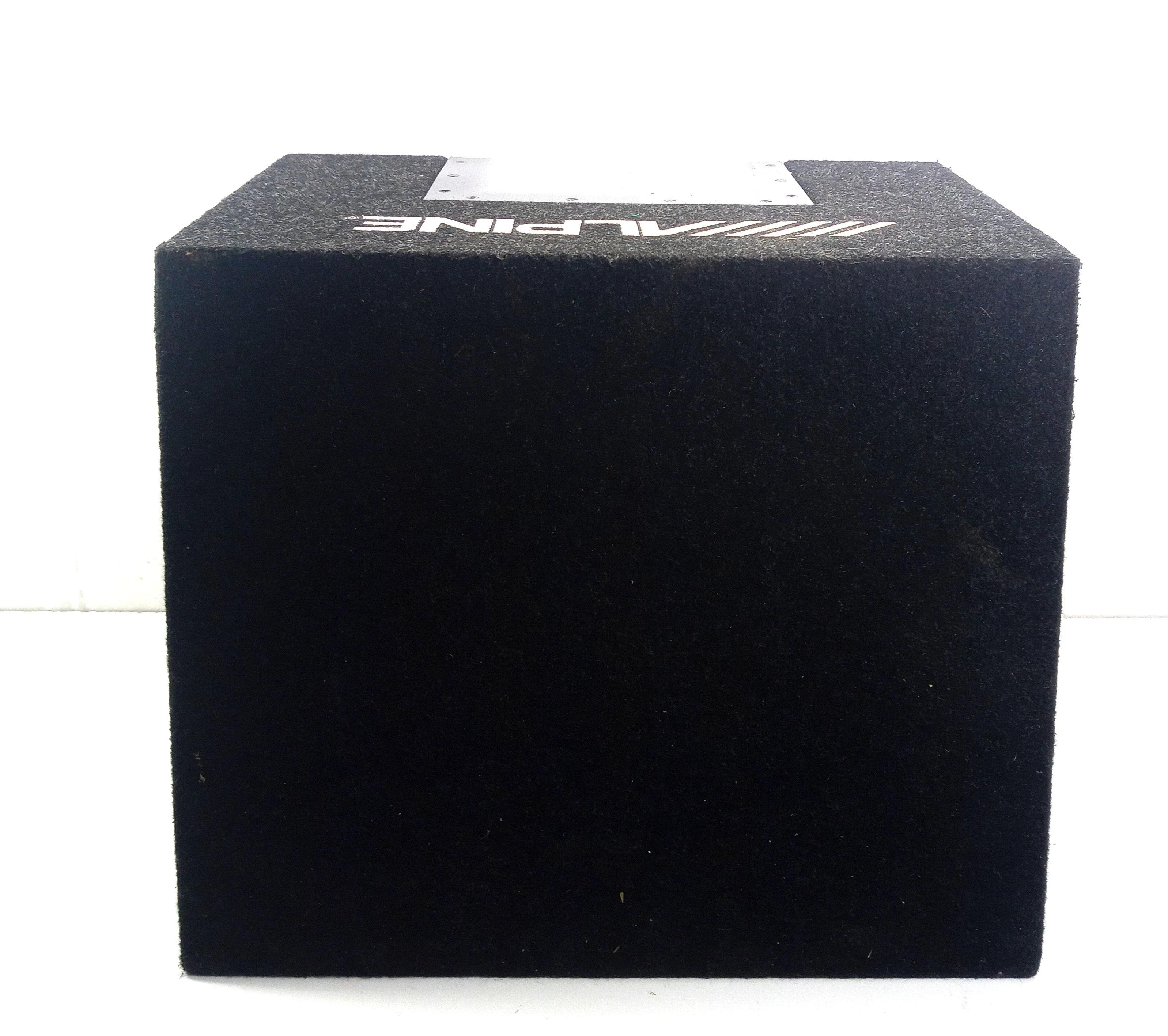 tuba-samochodowa-alpine-swg-1244-12-cali-stan-uzywany