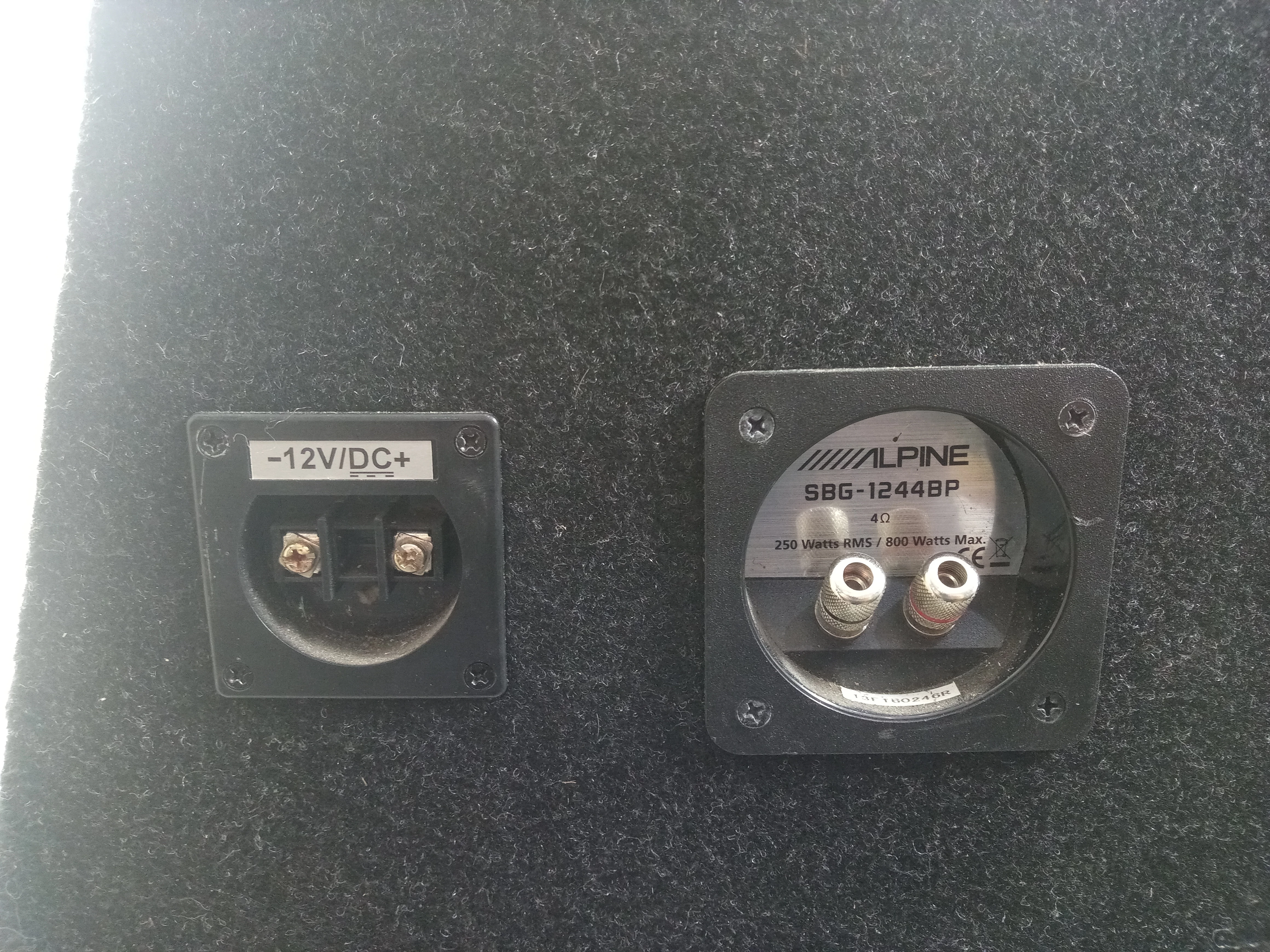 tuba-samochodowa-alpine-swg-1244-12-cali-marka-alpine