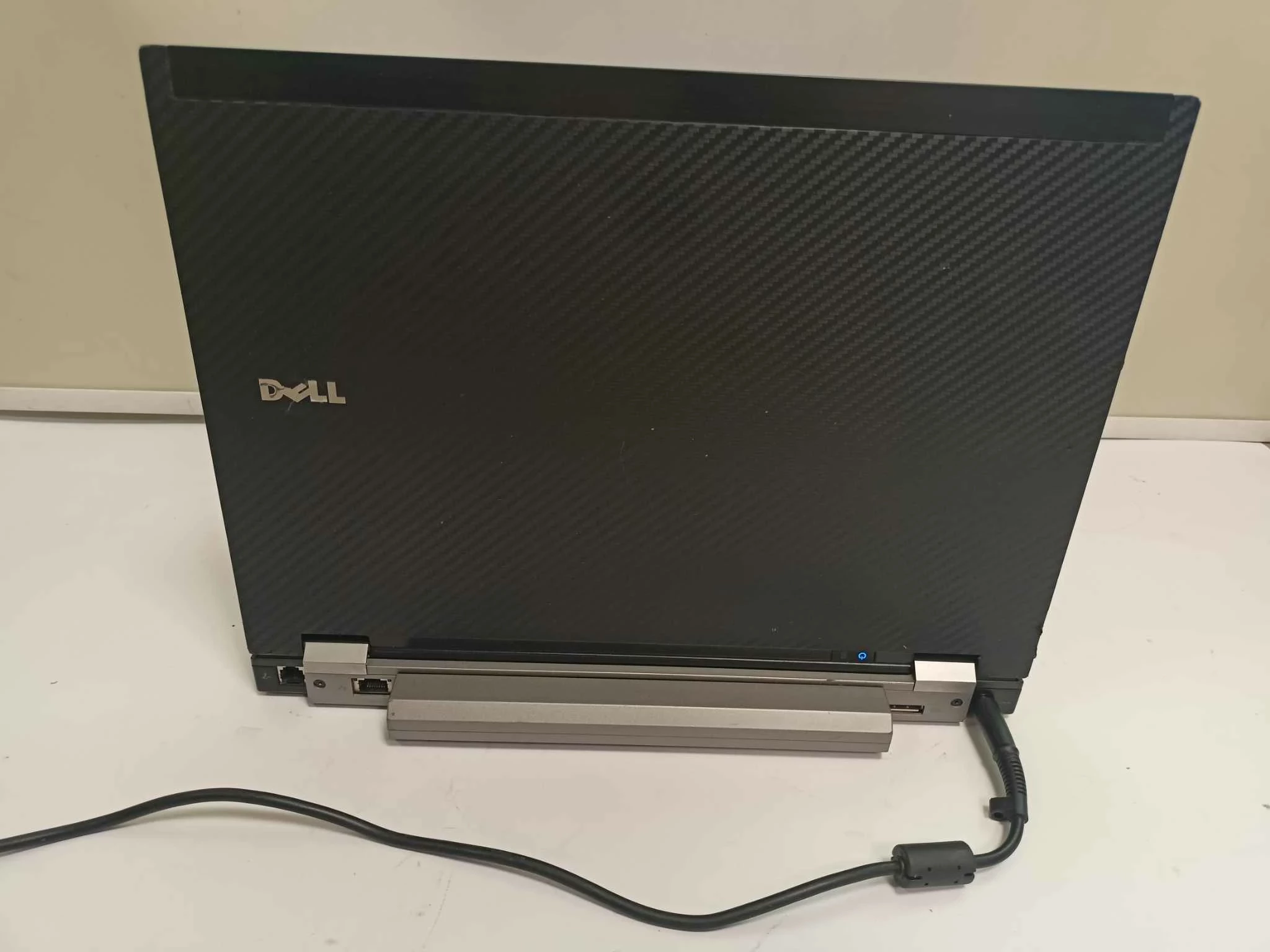 laptop-dell-latitude-e6400-4-gb-ic2-hddopis-system-operacyjny-windows-81-home-64-bit