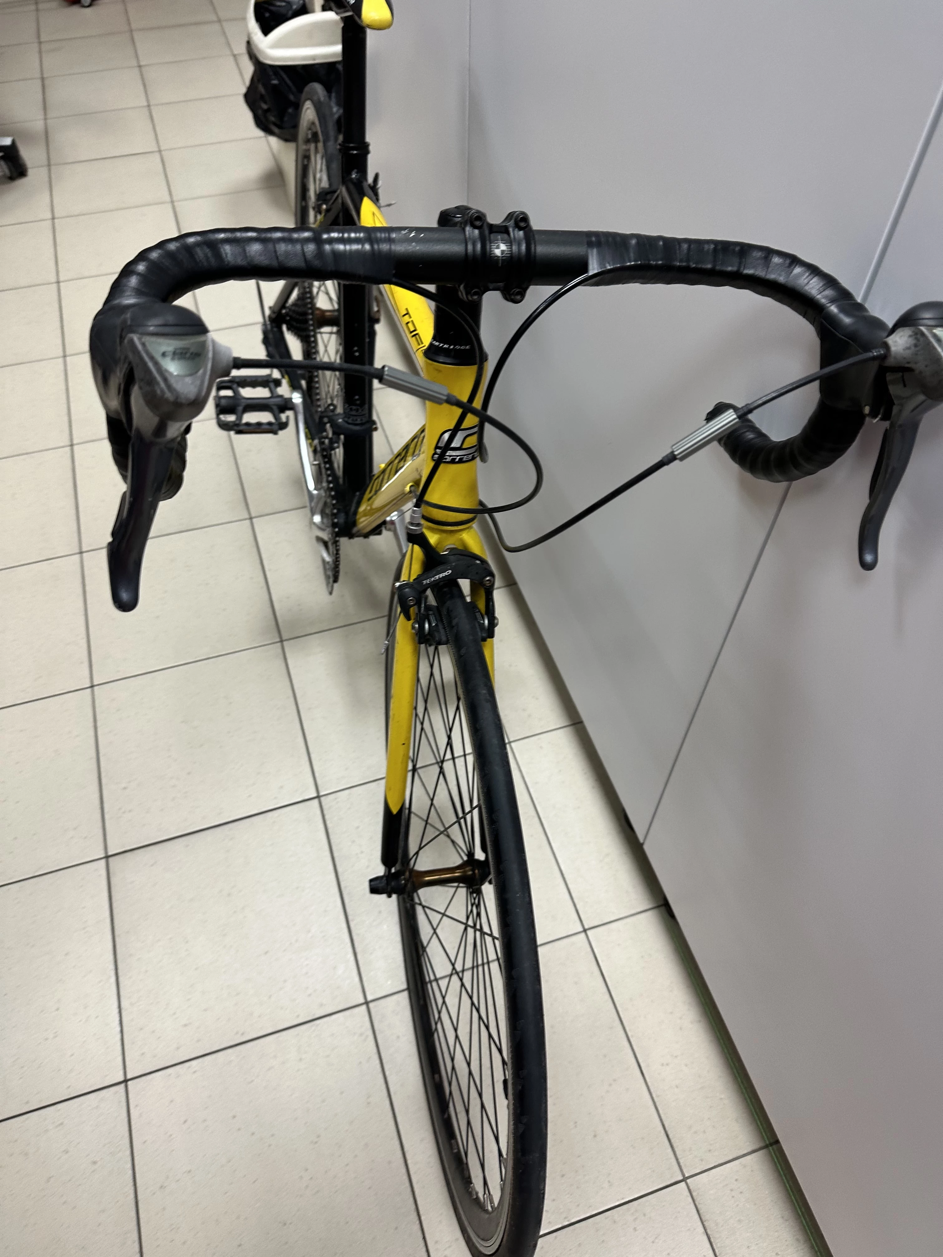 rower-szosowy-kolarzowka-carrera-tdf-model-2128236-47-s-rower-romet-huragan-4-czarno-szary