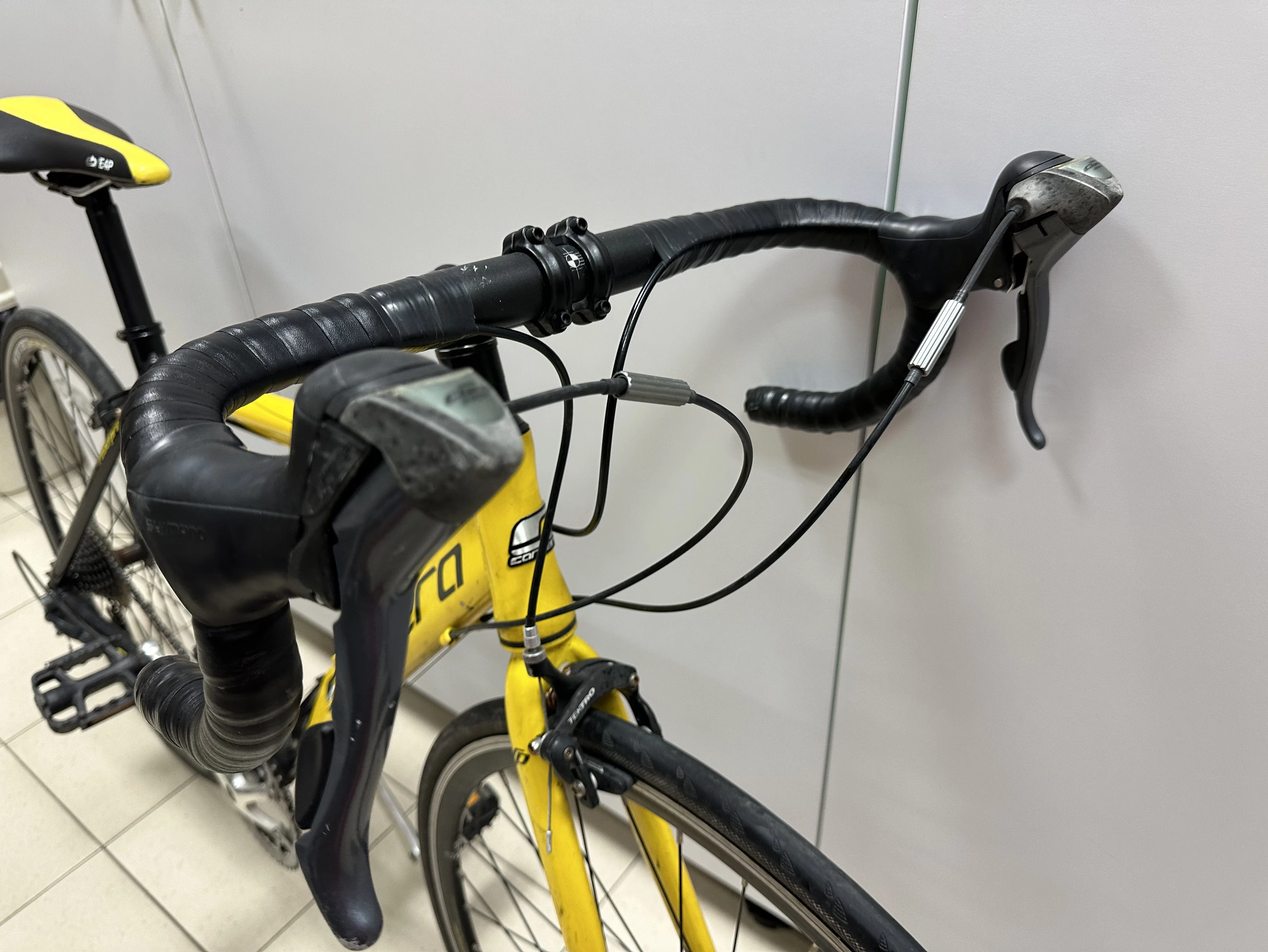 rower-szosowy-kolarzowka-carrera-tdf-marka-romet