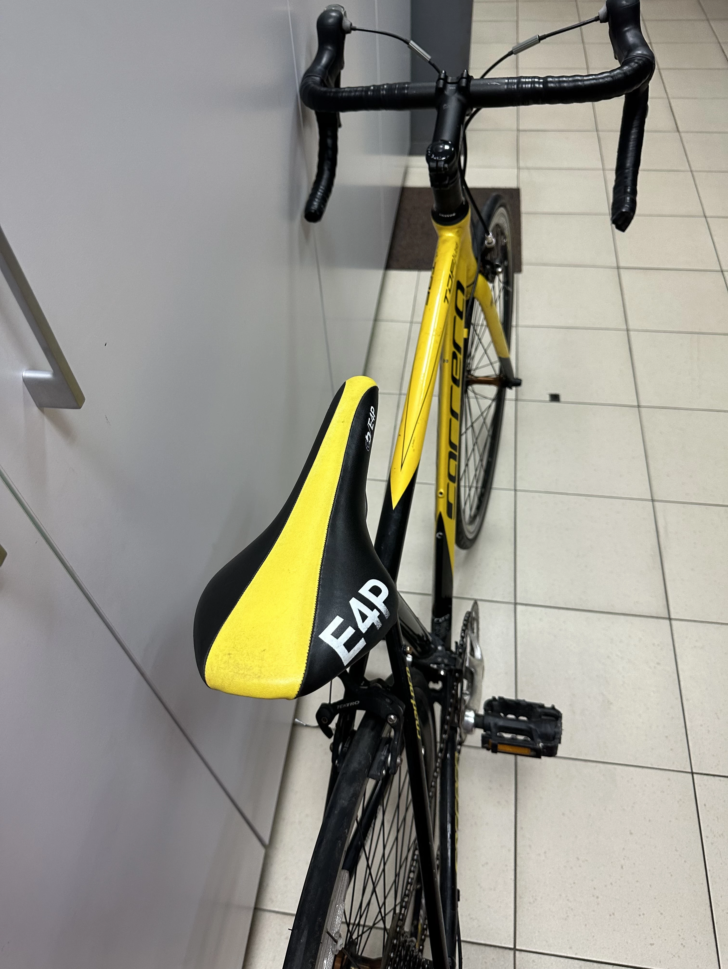 rower-szosowy-kolarzowka-carrera-tdf-kolor-czarny