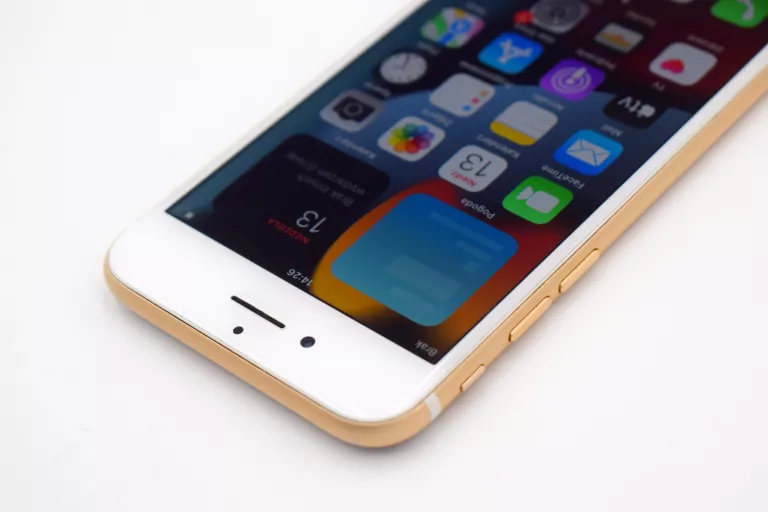 SMARTFON APPLE IPHONE 7 2 GB / 32 GB ZŁOTY 75%