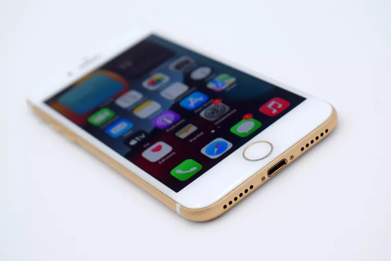 SMARTFON APPLE IPHONE 7 2 GB / 32 GB ZŁOTY 75%