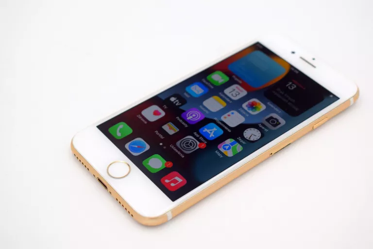 SMARTFON APPLE IPHONE 7 2 GB / 32 GB ZŁOTY 75%