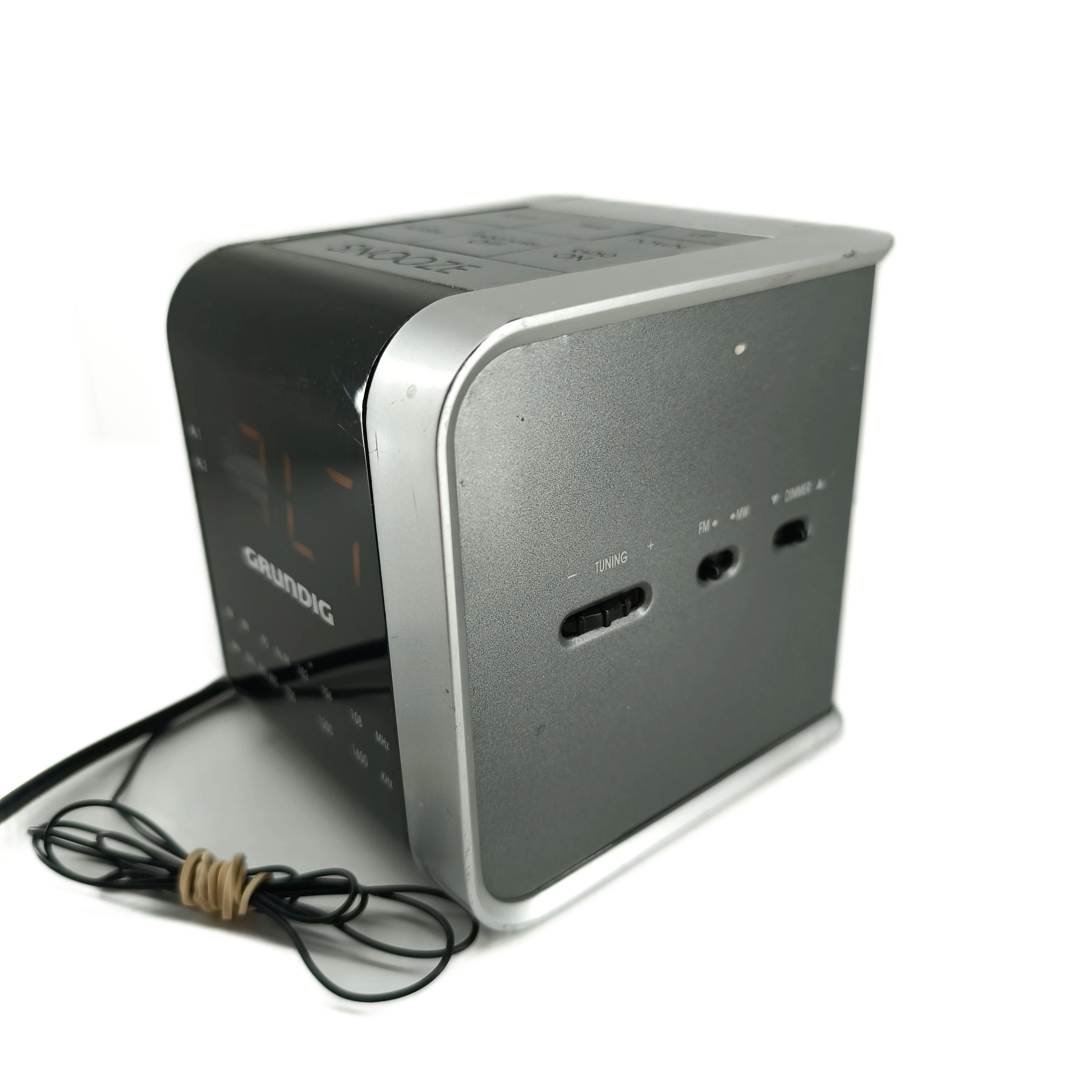 radiobudzik-grundig-sonoclock-560-antena-bn-marka-grundig