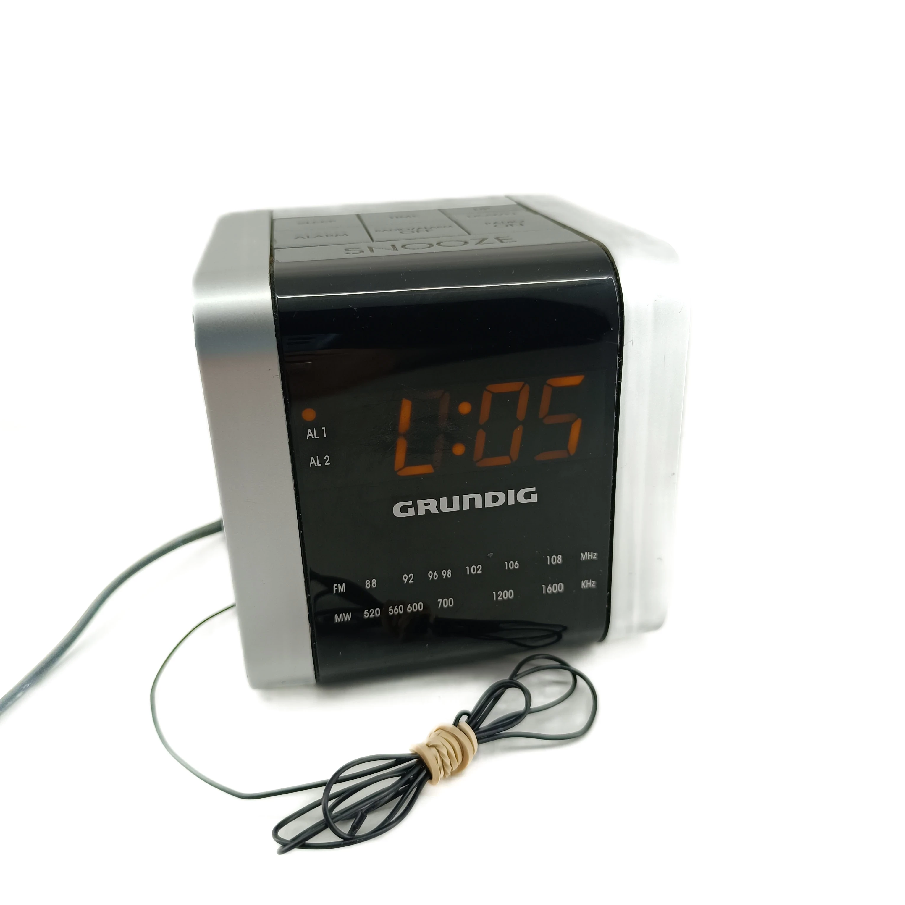 radiobudzik-grundig-sonoclock-560-antena-bn-ean-gtin-4013833874294