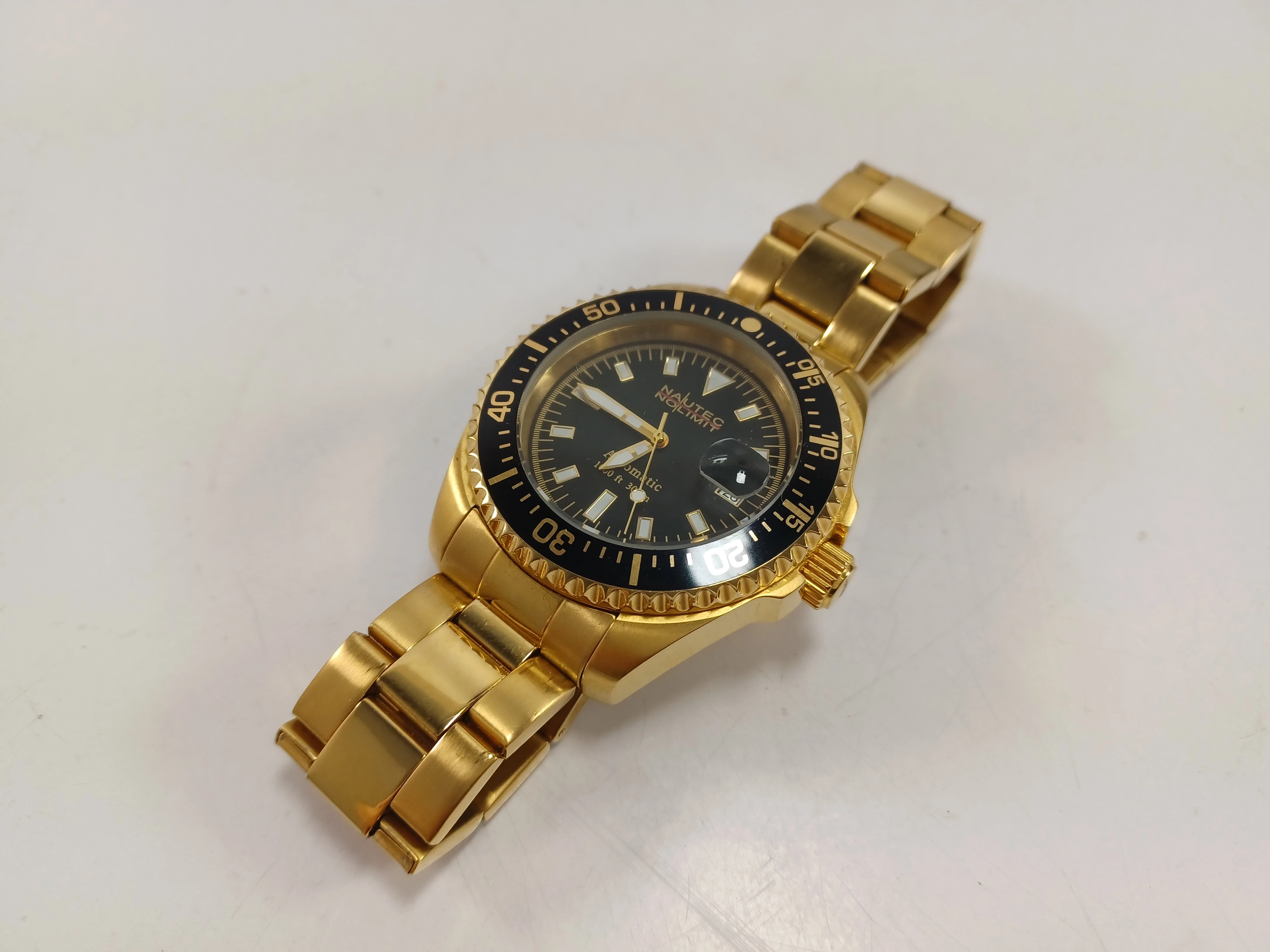 zegarek-nautec-no-limit-czarna-tarcza-typ-nareczny