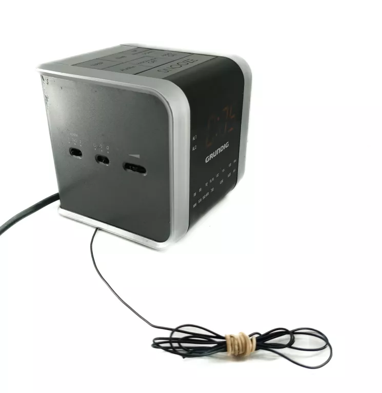 RADIOBUDZIK GRUNDIG SONOCLOCK 560 + ANTENA B/N