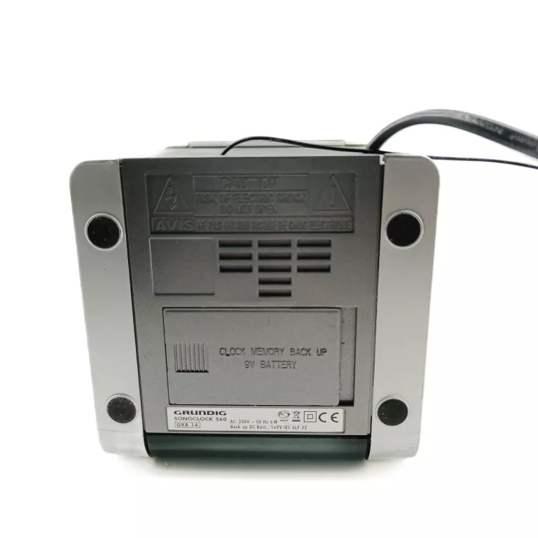 radiobudzik-grundig-sonoclock-560-antena-bn-funkcje-budzenie-radiem