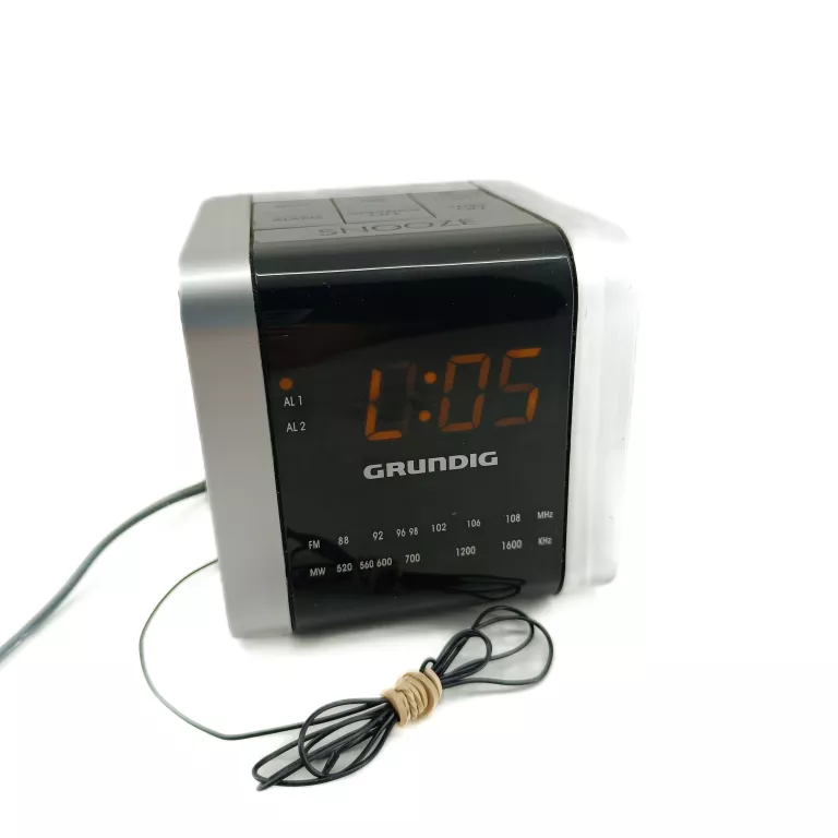 RADIOBUDZIK GRUNDIG SONOCLOCK 560 + ANTENA B/N
