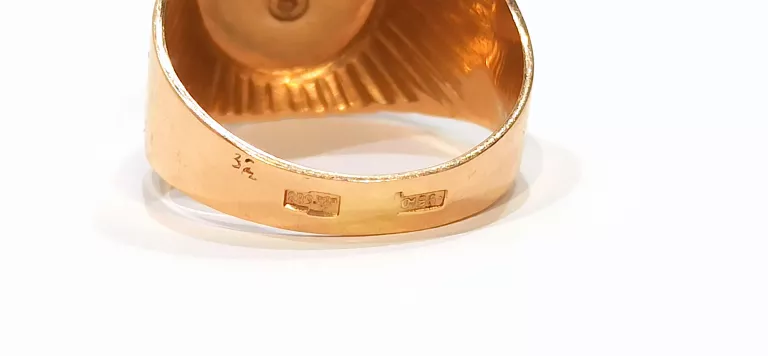 ZŁOTY SYGNET Z HERBEM 9,31G 585 R25