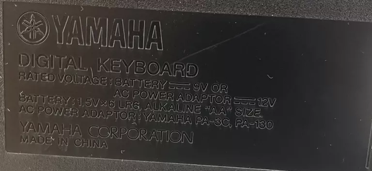 KEYBOARD YAMAHA PSR- E233 KLAWISZE