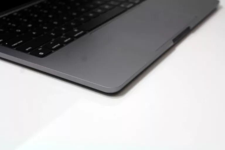 LAPTOP MACBOOK AIR 2022 M2 8/256GB 1 CYKL