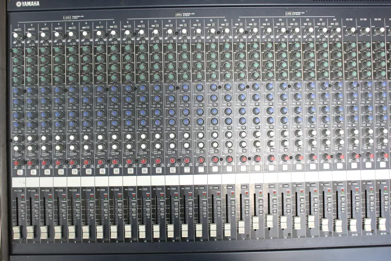 MIKSER YAMAHA MG32/14FX DUAL EFX MIXER 32-KANAŁY
