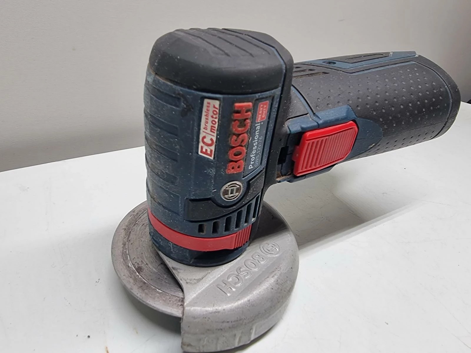 mini-szlifierka-katowa-bosch-gws-12v-76-2017-rok-rodzaj-zasilania-akumulatorowe