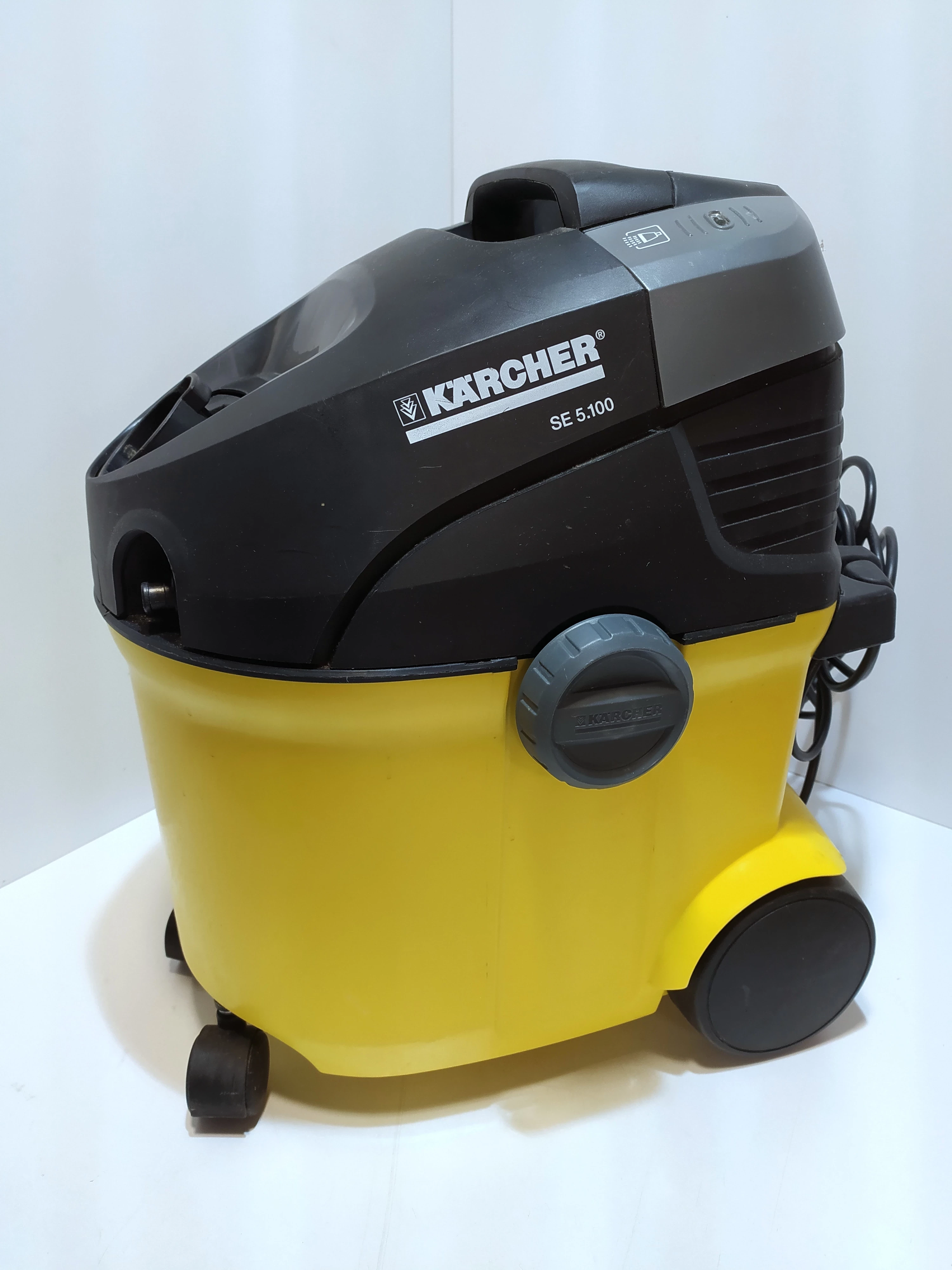 odkurzacz-pioracy-karcher-se-5100-zestaw-maksymalna-moc-1400