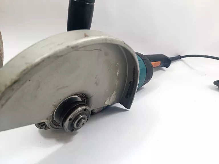 SZLIFIERKA KĄTOWA MAKITA 9069S