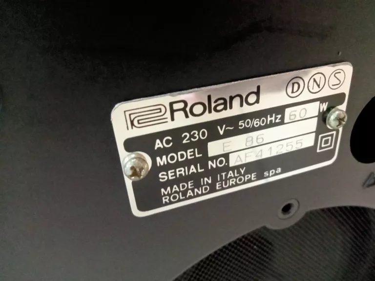 keyboard-roland-e86-kabel-dyskietki-marka-roland