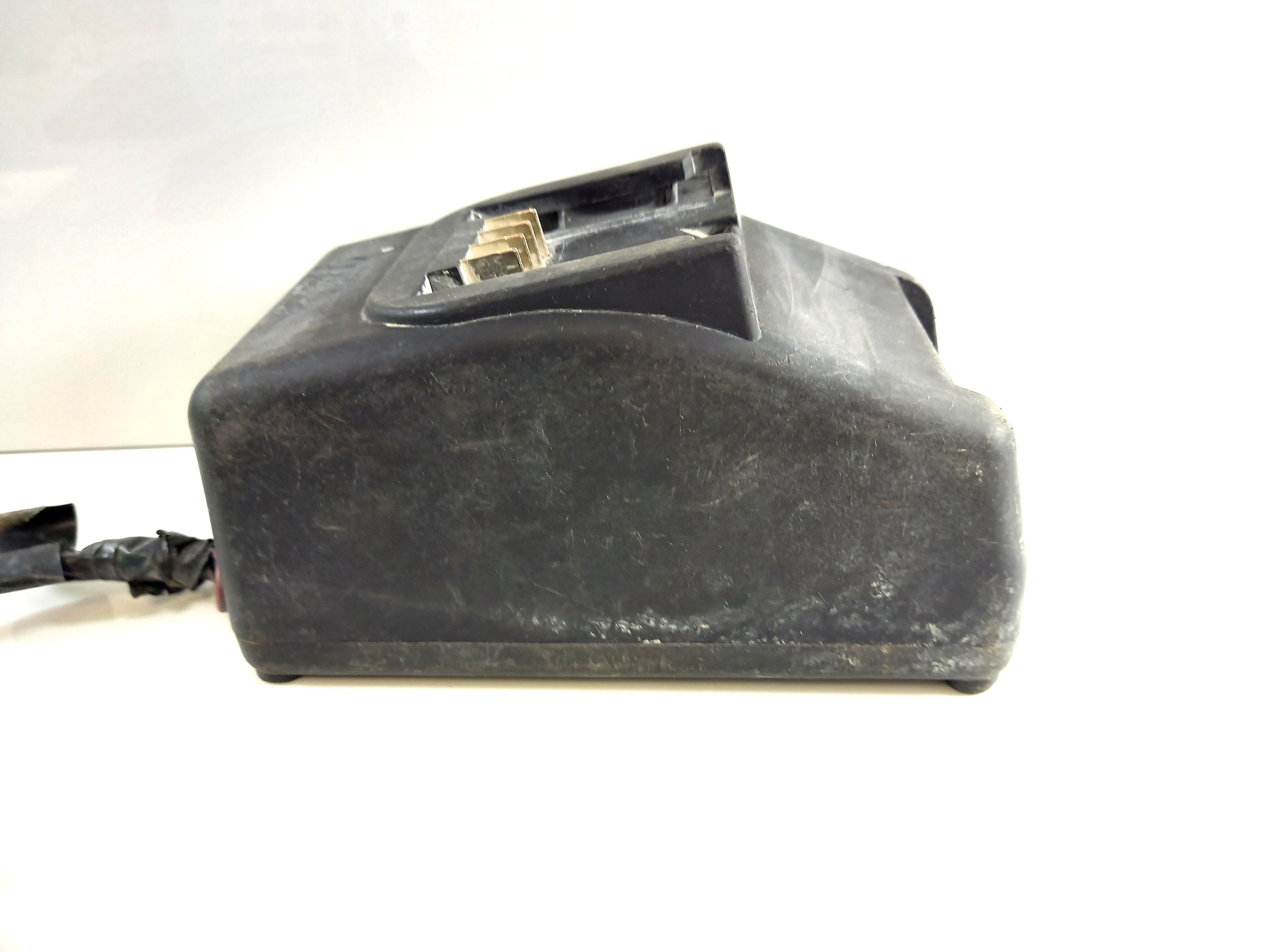 ladowarka-do-akumulatorow-rems-22v-70w-571575-stan-uzywany