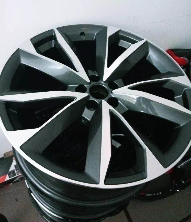 FELGI AUDI Q7 21 CALE E-9,5JX21 H2 ET 31