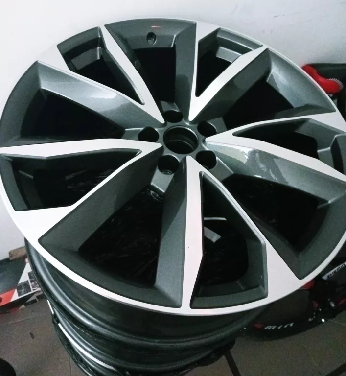 FELGI AUDI Q7 21 CALE E-9,5JX21 H2 ET 31