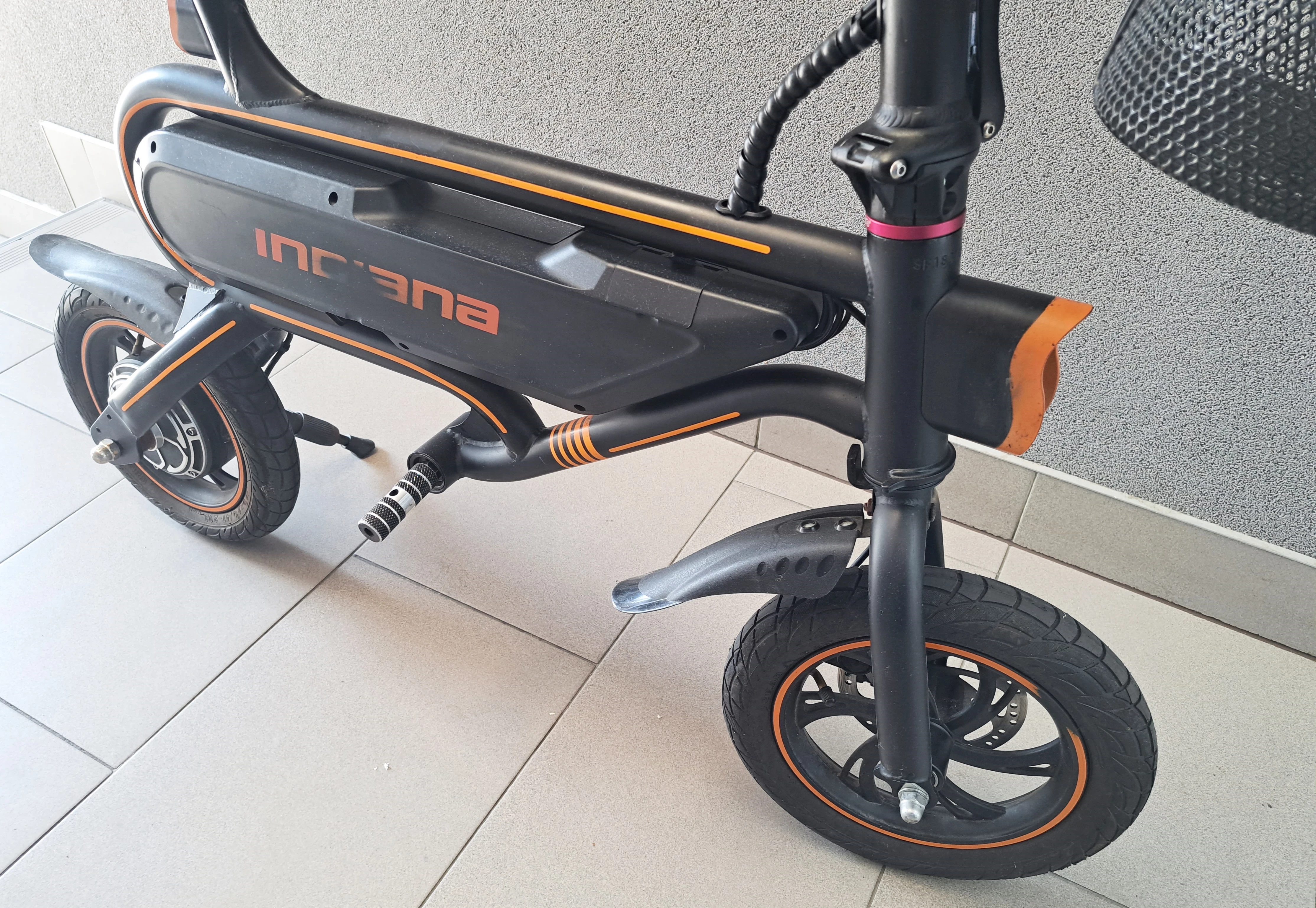 pojazd-elektryczny-indiana-e-scooter-m14-odbior-kolor-czarny