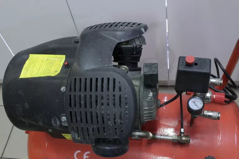 kompresor-tagred-ta361-100l-uszkodzony-moc-kw-350