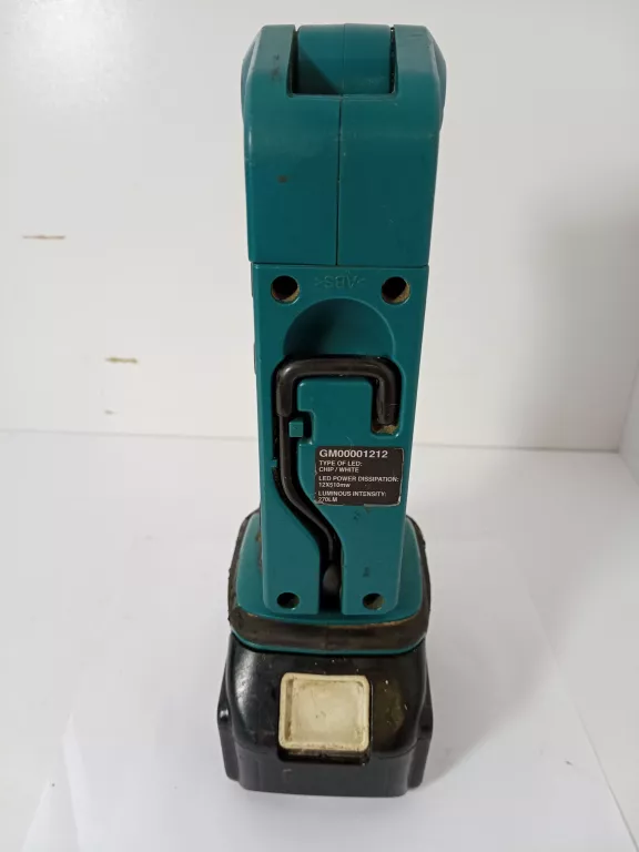LATARKA MAKITA Z AKUMULATOREM DML801