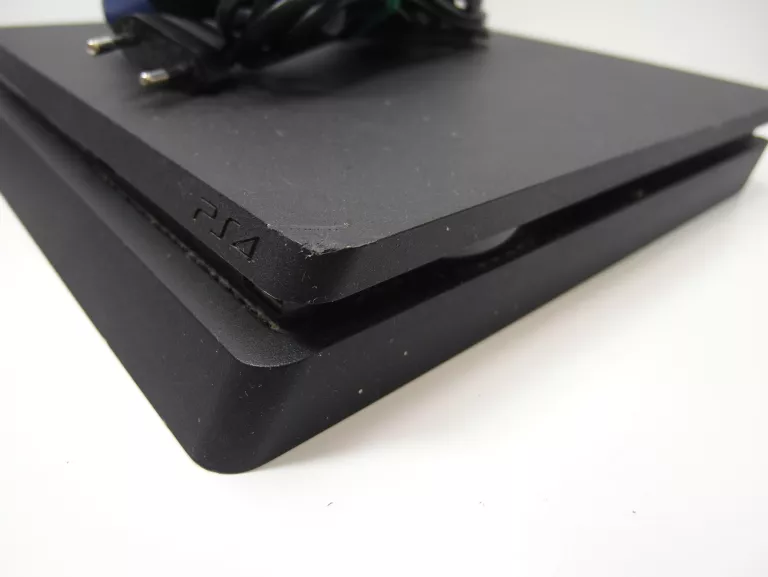 KONSOLA PS4 500 GB +PAD OBUDOWA U