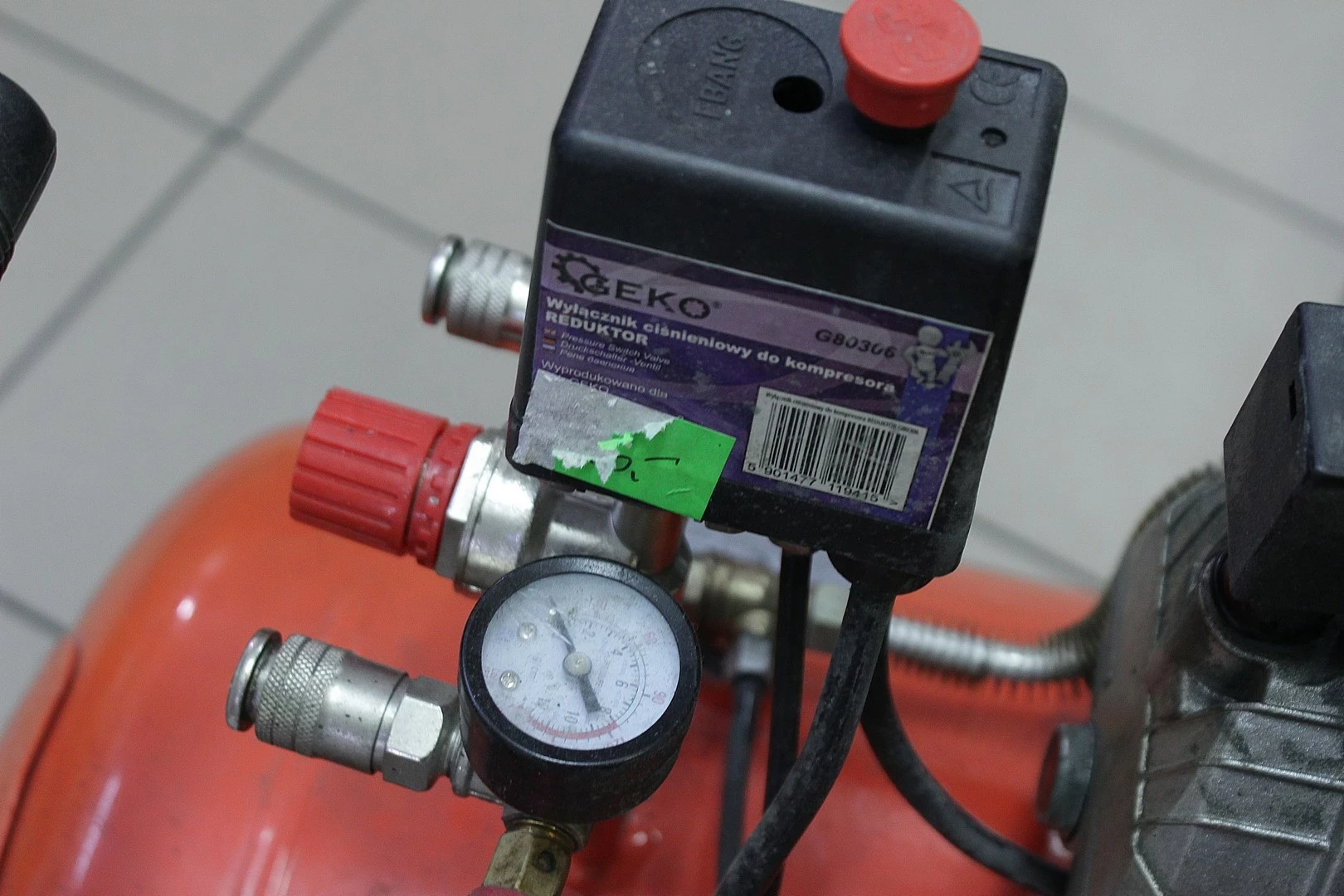 kompresor-tagred-ta361-100l-uszkodzony-typ-kompresor-olejowy