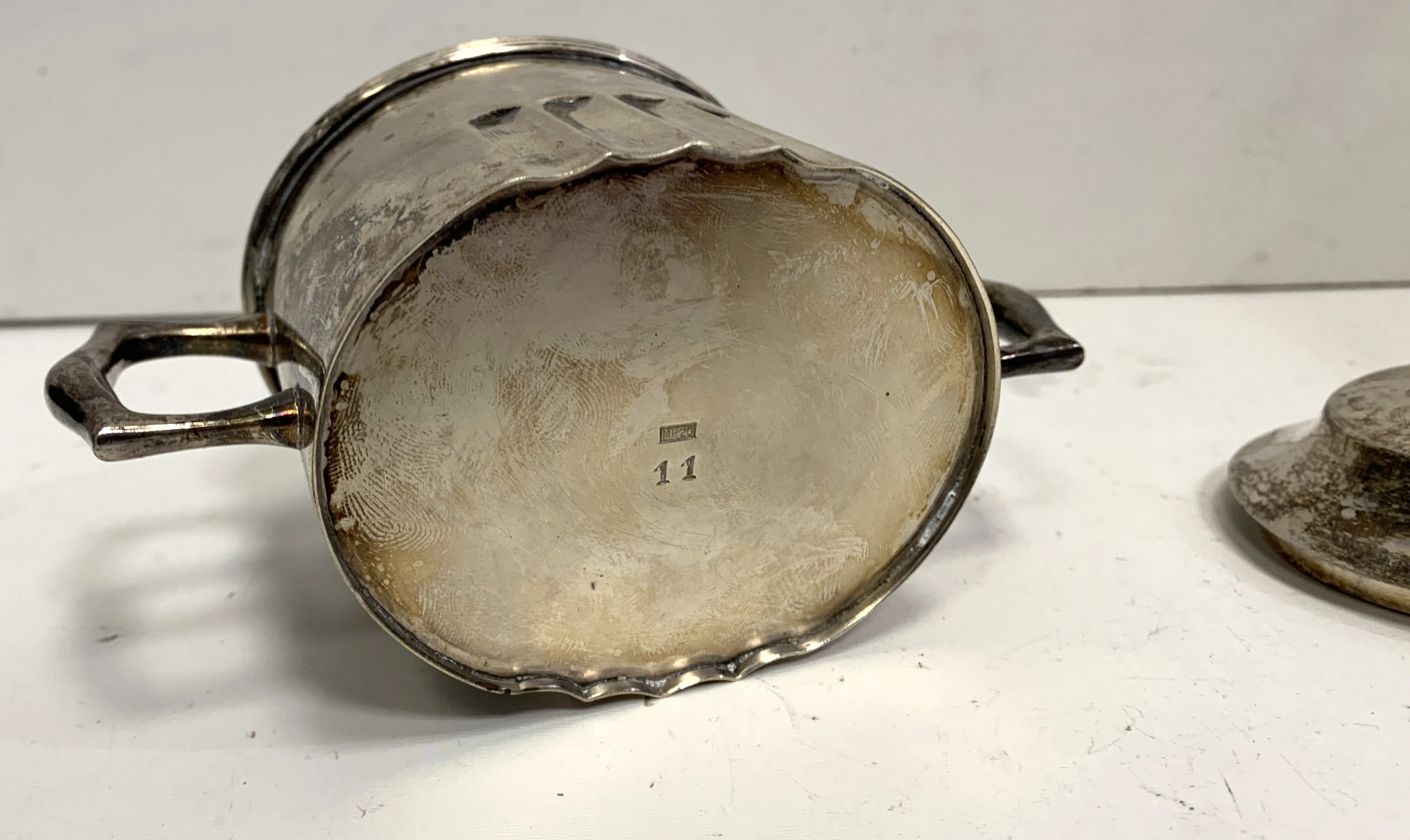 posrebrzana-cukiernica-mh20-23880g-plac-imbramowski-121-krakow