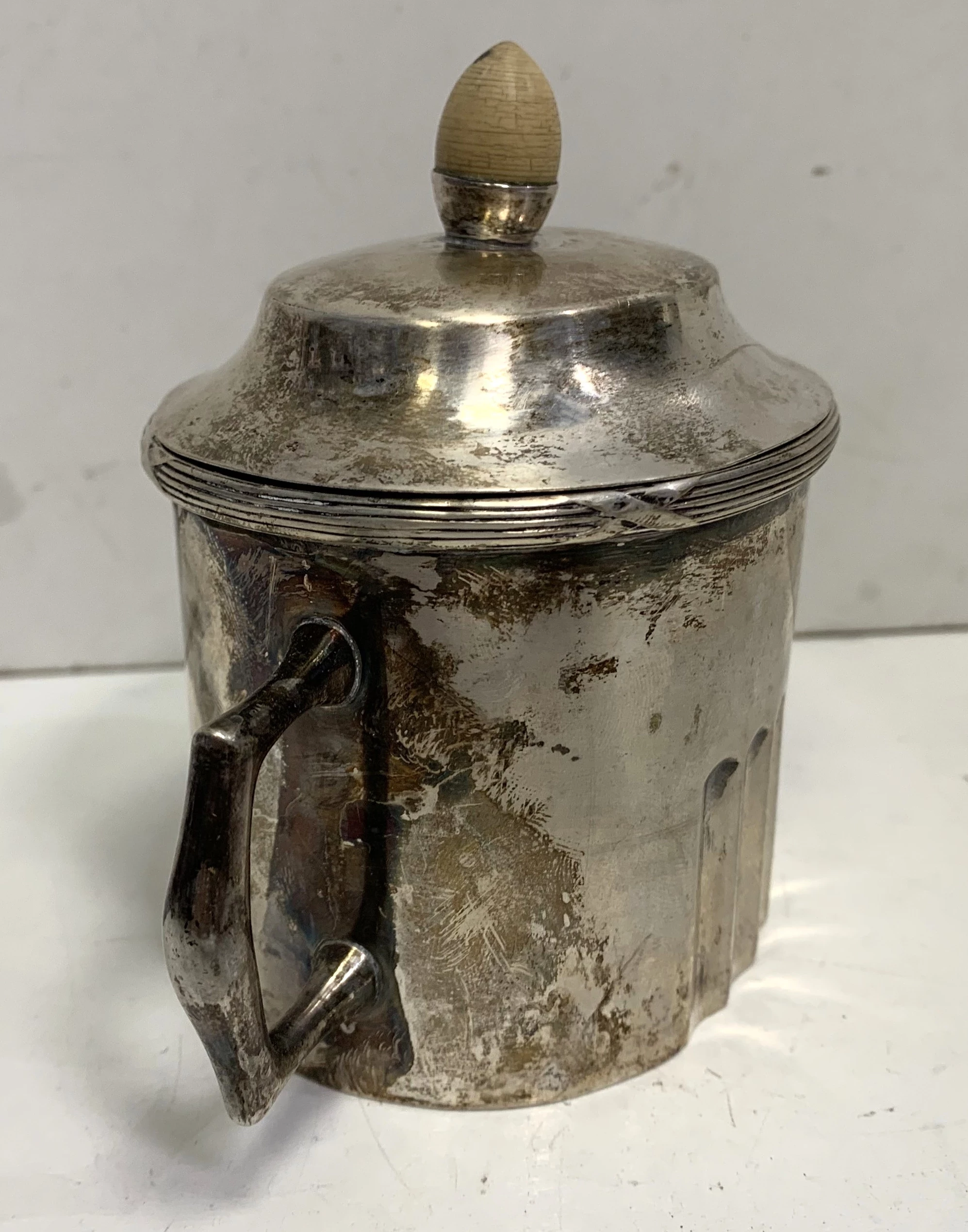 posrebrzana-cukiernica-mh20-23880g-stan-do-renowacji