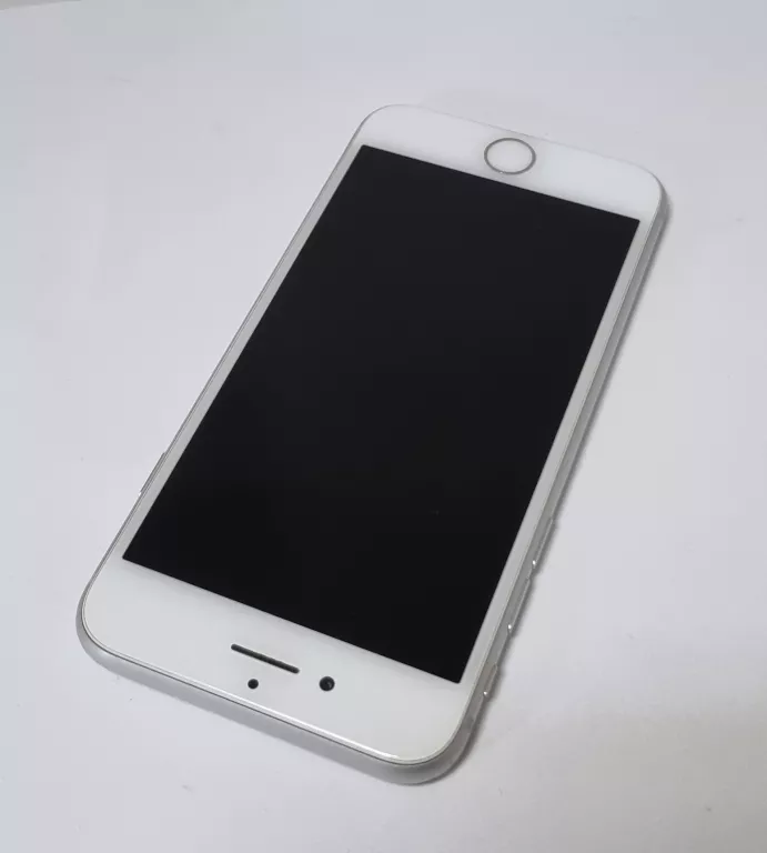 APPLE IPHONE 8 64GB SILVER 84%