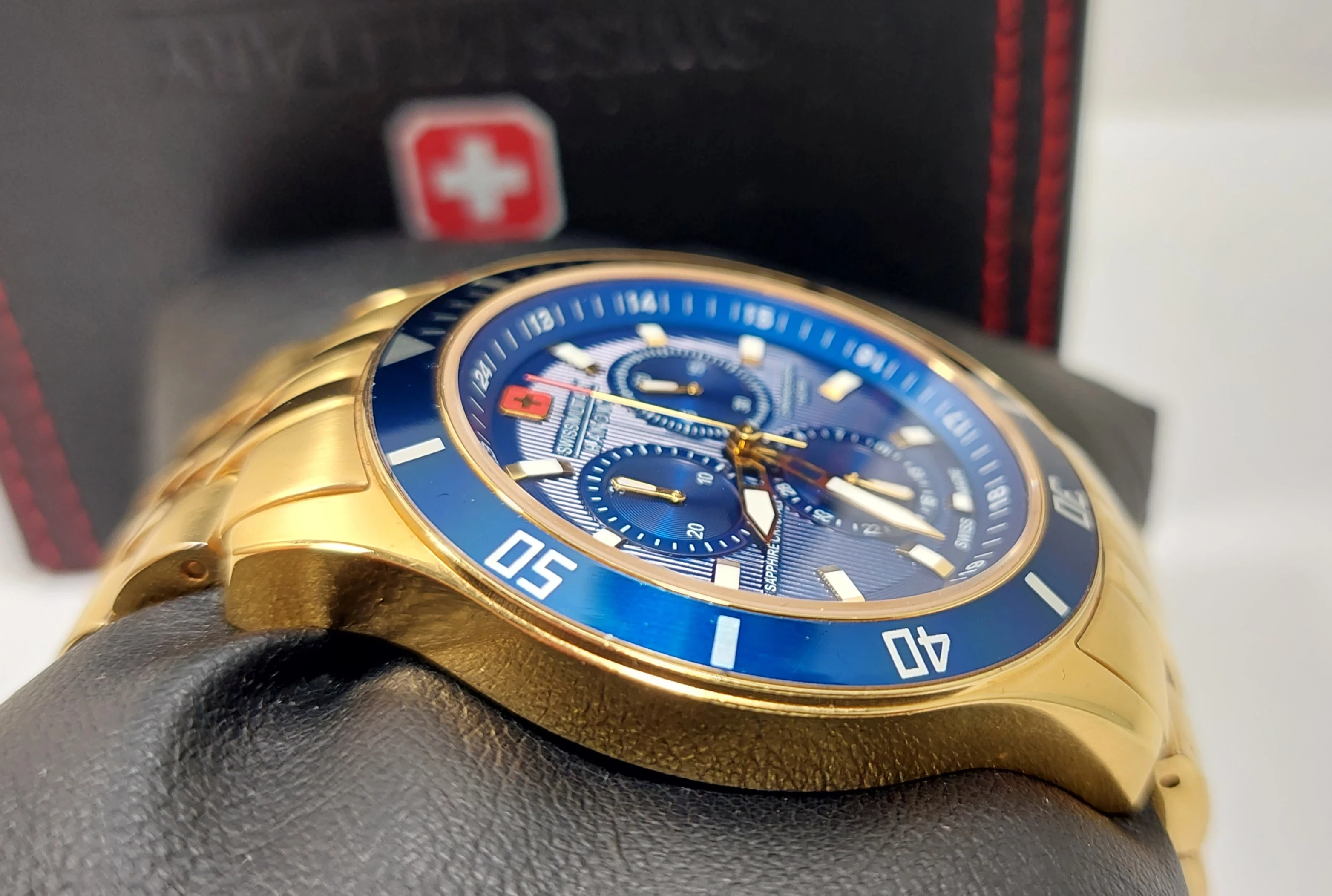 zegarek-swiss-military-hanova-flagship-chrono-ksztalt-koperty-okragla