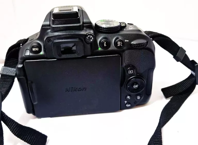 APARAT NIKON D5300 Z TORBĄ I STATYWEM!