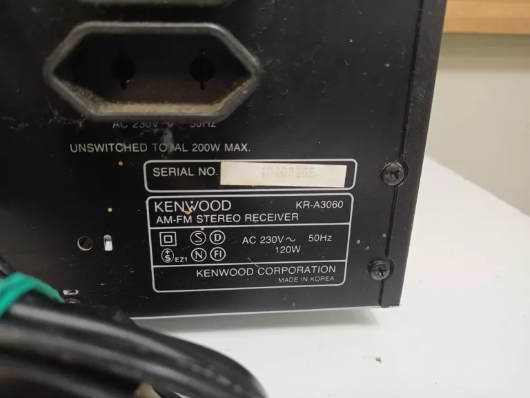 AMPLITUNER KENWOOD KR-A3060 4-16 OHM FM 160W