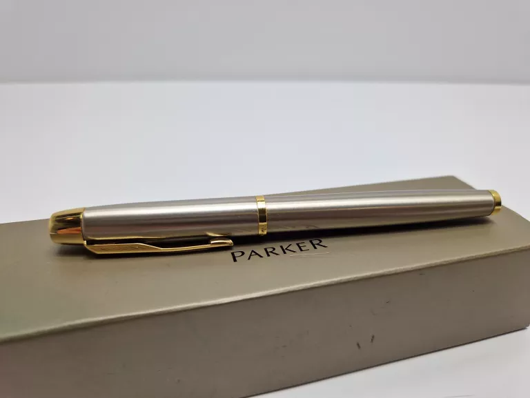 pioro-wieczne-parker-iiy-f-srebrno-zlote-sposob-napelniania-naboje
