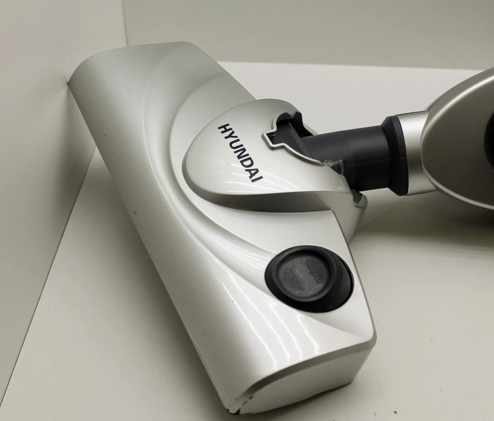 odkurzacz-pionowy-hyundai-vc-020-o-stan-uzywany