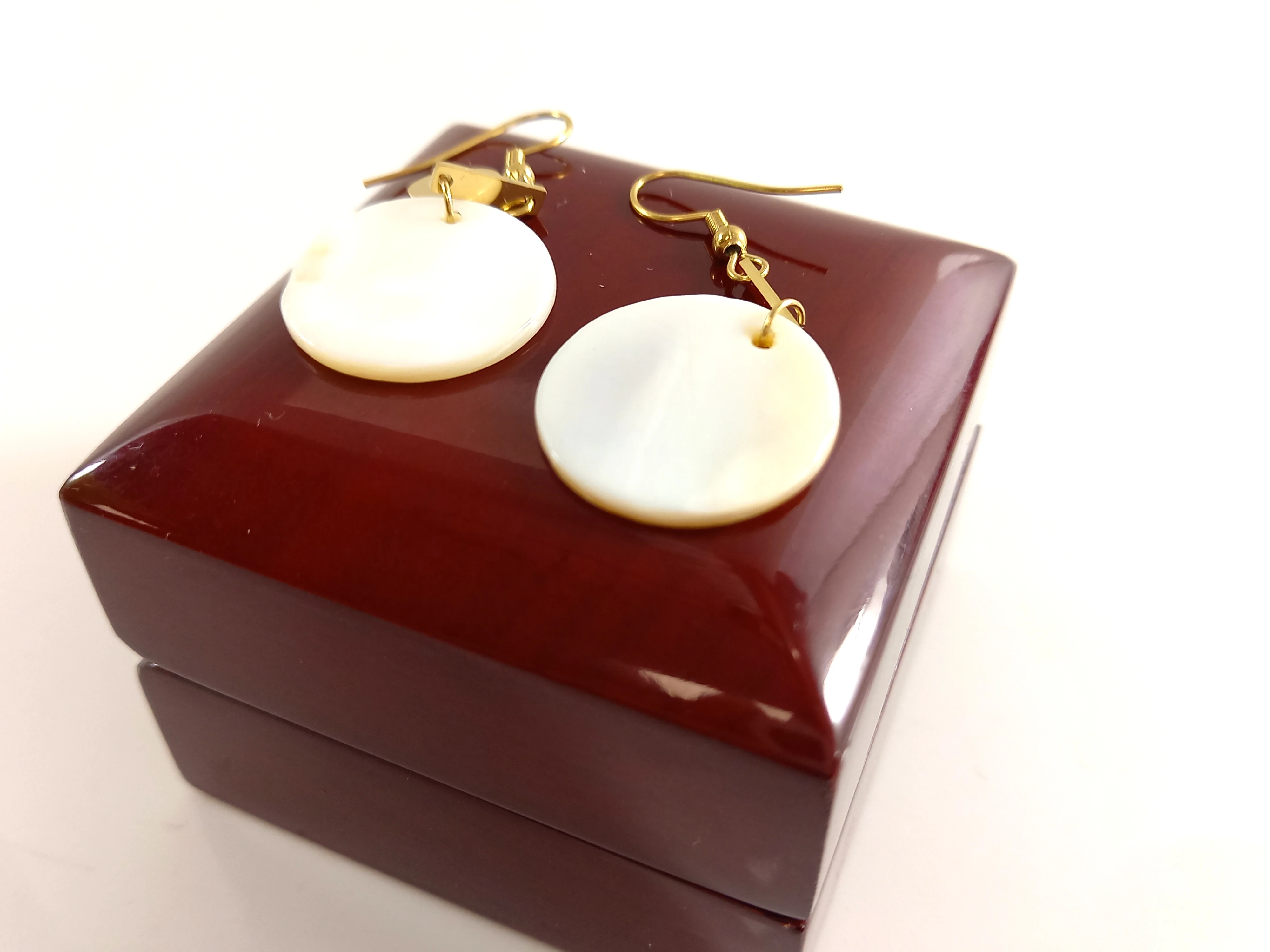 kolczyki-stal-pozlacana-okragla-muszelka-coins-stan-11323-2